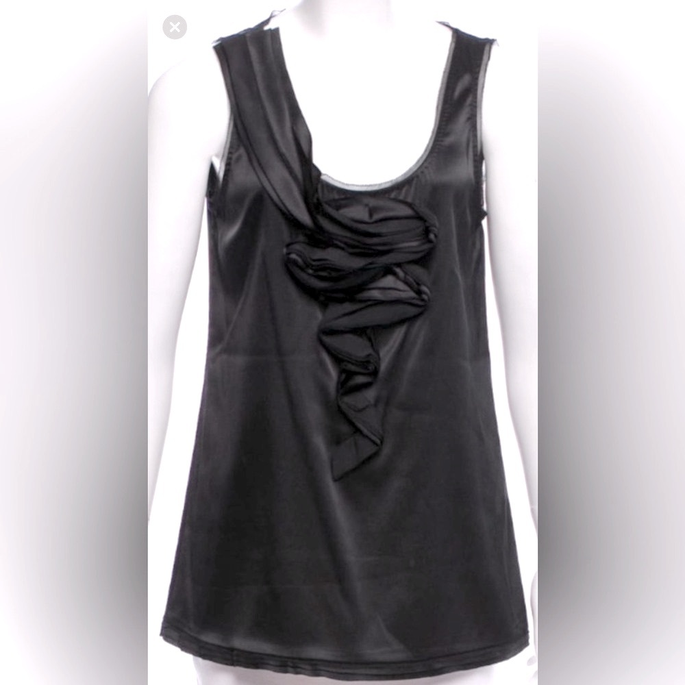 Dian Von Furstenburg SILK Imara top size 6/us sz M 3 D flowers detail